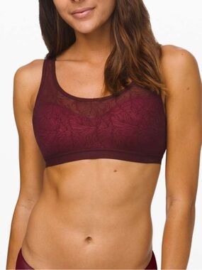 Lululemon Shadow Mesh Bra *Leaf
Garnet / Moss Rose size Small